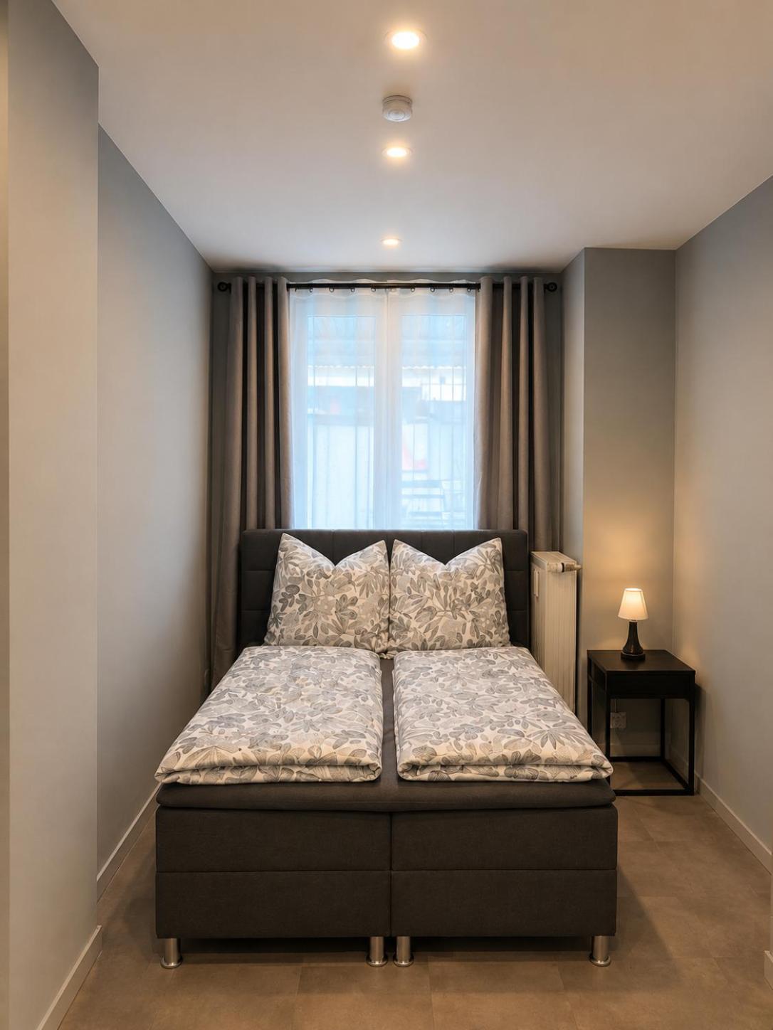 Schlafzimmer mit Doppelbett – Altstadt Living Deluxe